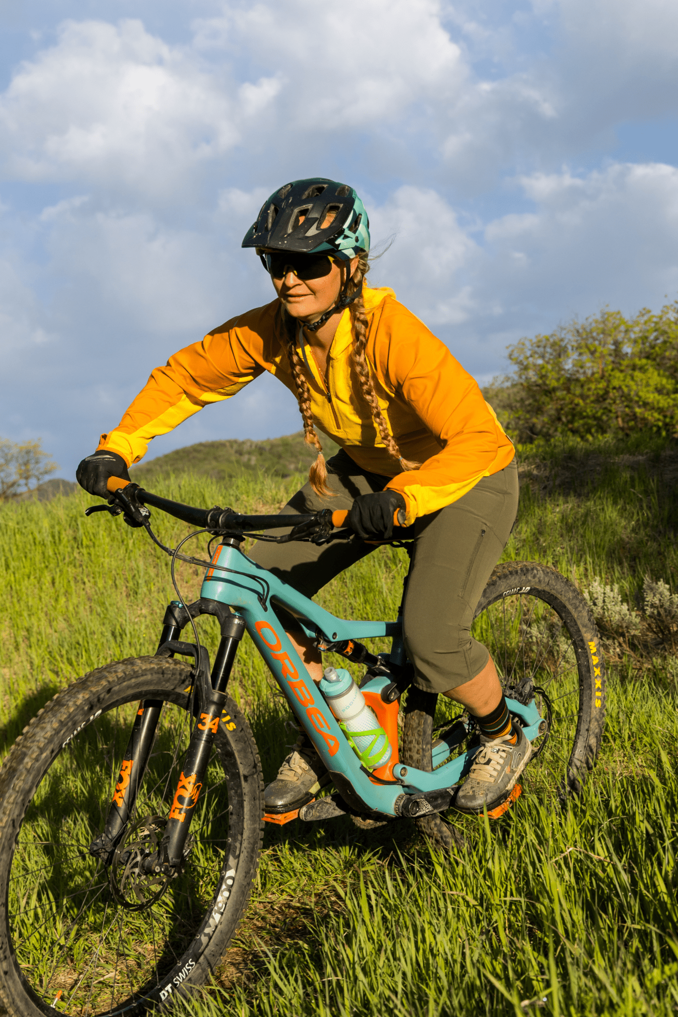 Women's Joanie Capri 17"